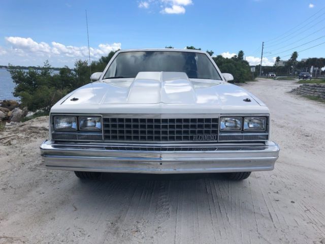1986 White Chevrolet El Camino Standard Cab Pickup