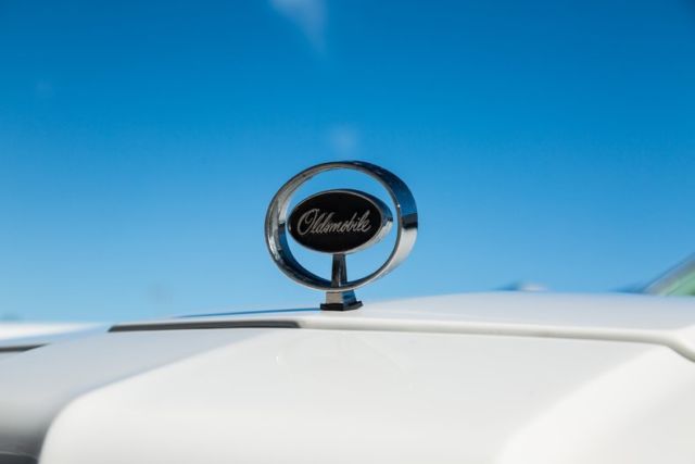 1975 White Oldsmobile Cutlass Coupe