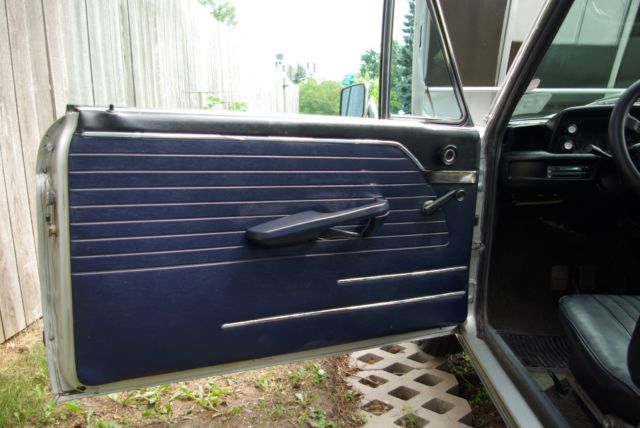 1972 Silver (Polaris Metallic) BMW 2002 Coupe