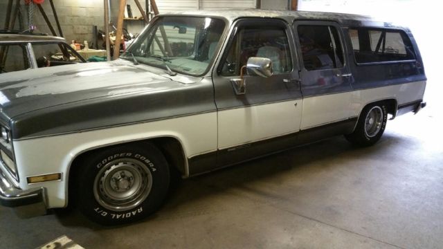 1990 Gray/white GMC Suburban SUV