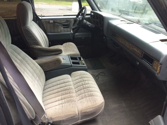 1990 Gray/white GMC Suburban SUV