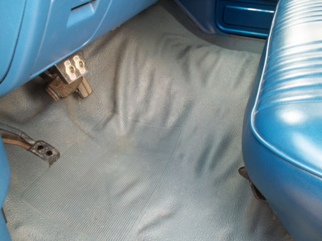 1993 Blue Ford F-250 Standard Cab Pickup