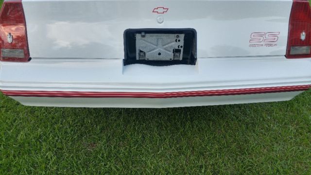 1987 White Chevrolet Monte Carlo