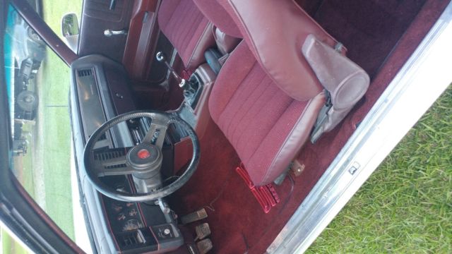 1987 White Chevrolet Monte Carlo