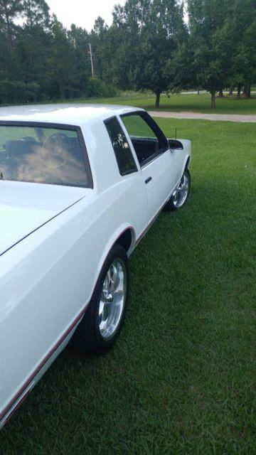 1987 White Chevrolet Monte Carlo