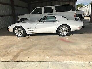 1970 White Chevrolet Corvette Convertible