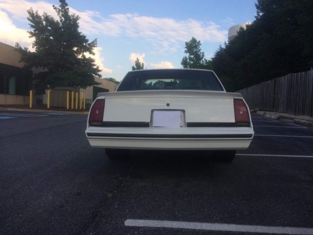 1985 White Chevrolet Monte Carlo Coupe