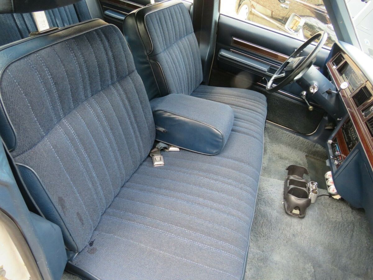 1985 White Ford Crown Victoria