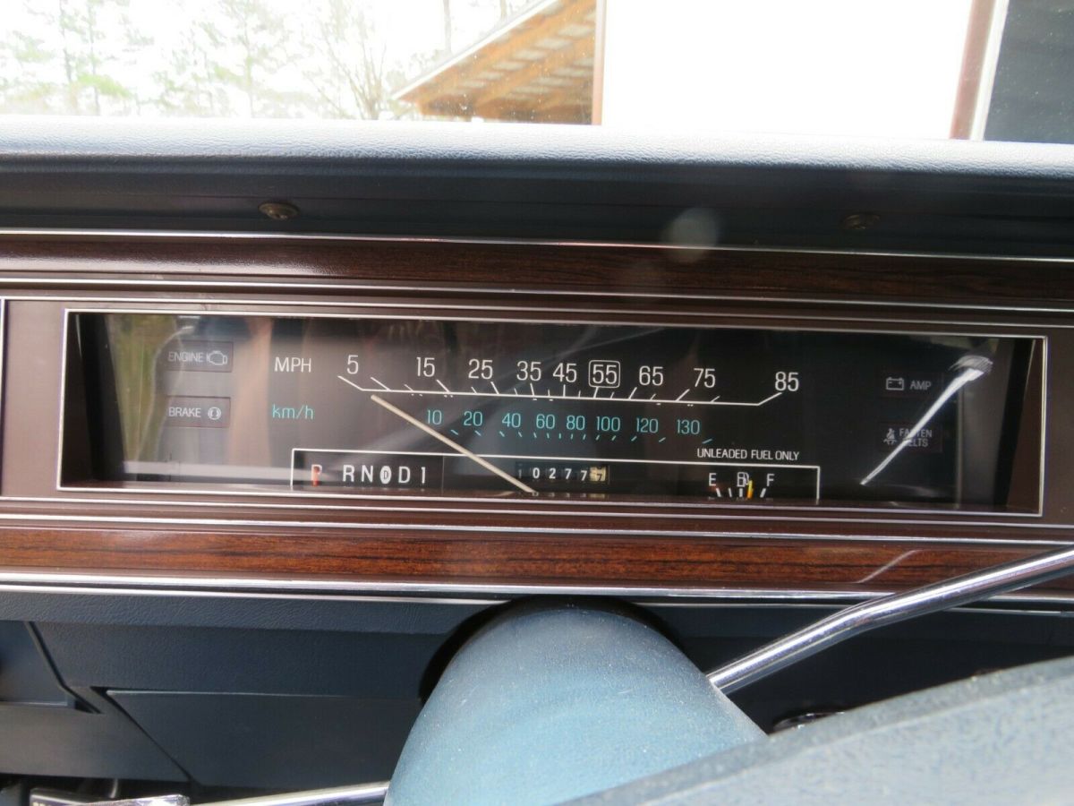 1985 White Ford Crown Victoria