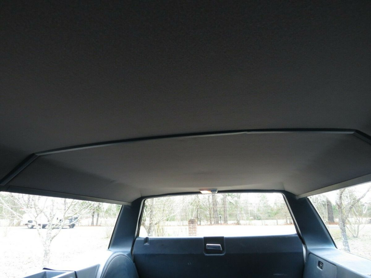 1985 White Ford Crown Victoria