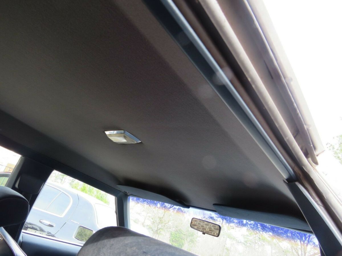 1985 White Ford Crown Victoria