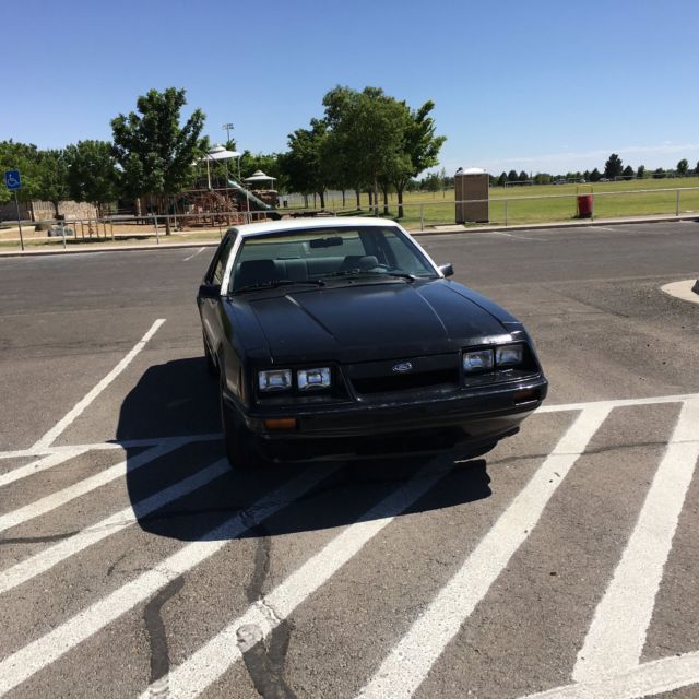 1986 Black & White Ford Mustang Coupe