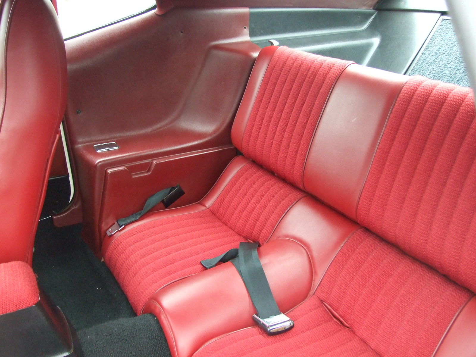 1971 White Ford Mustang