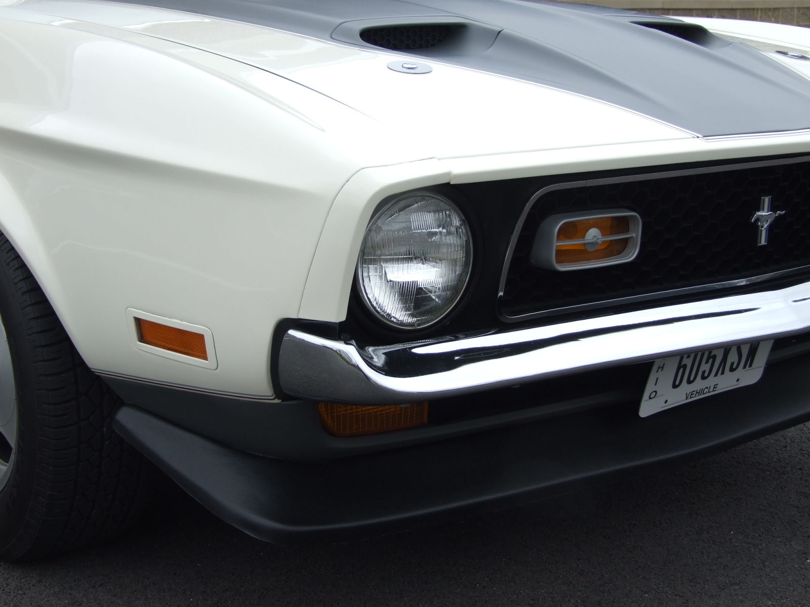 1971 White Ford Mustang