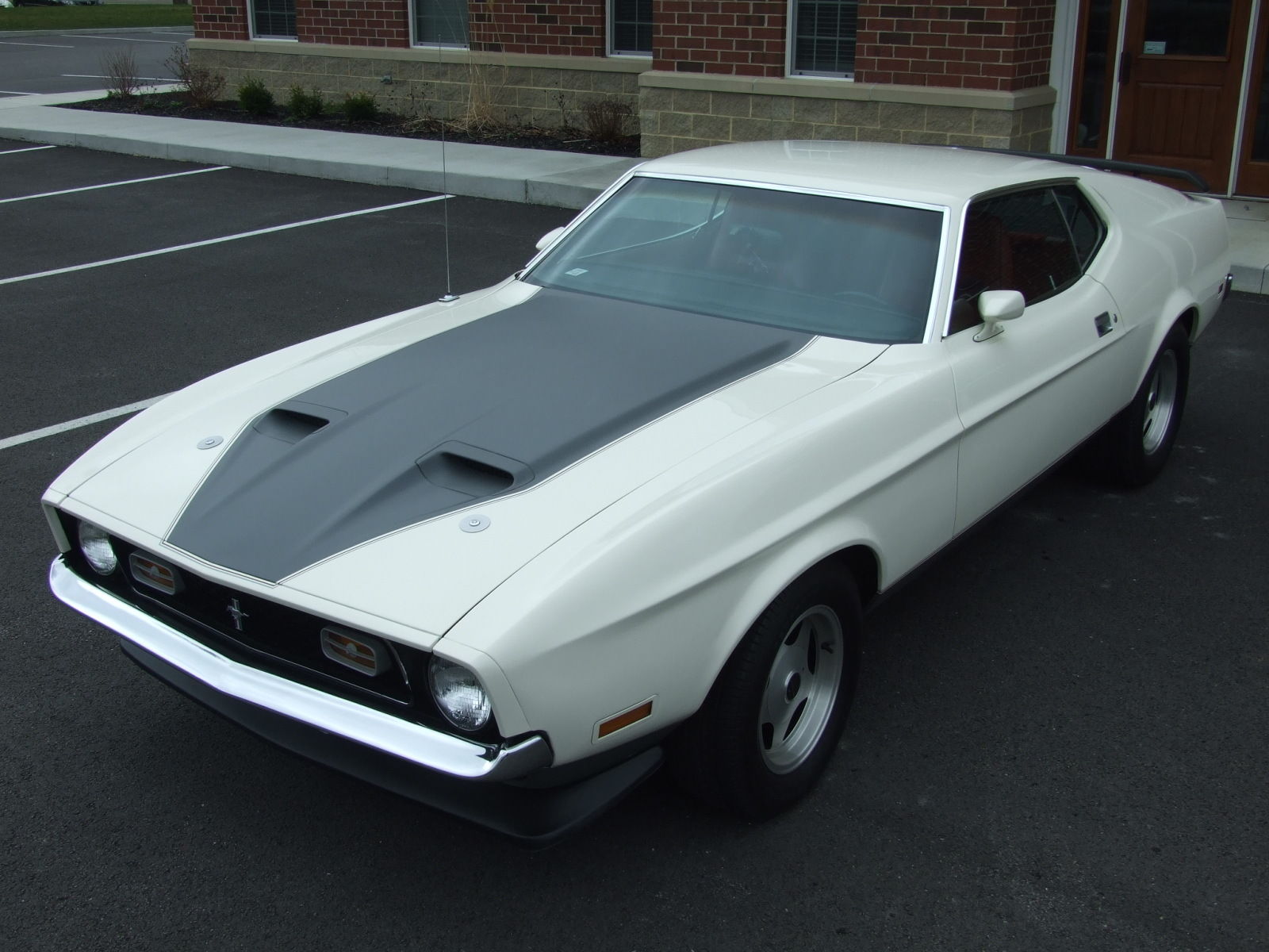 1971 White Ford Mustang