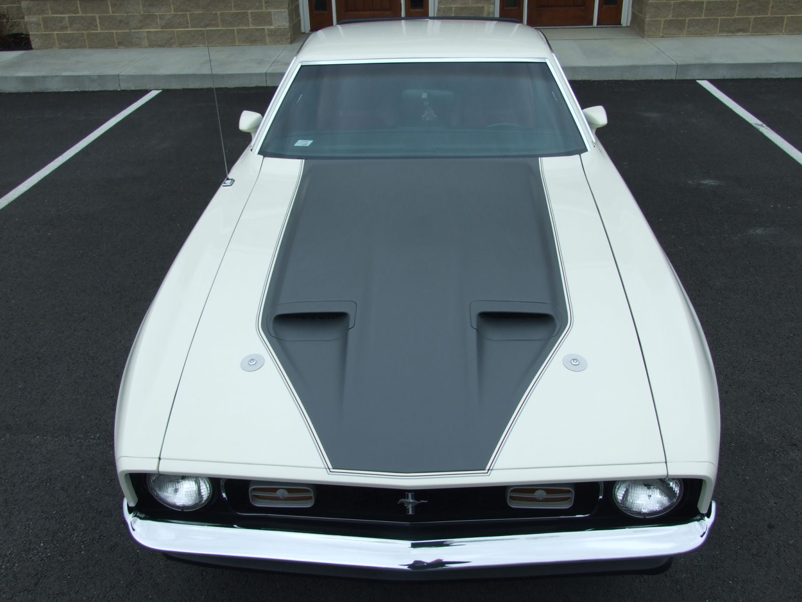 1971 White Ford Mustang
