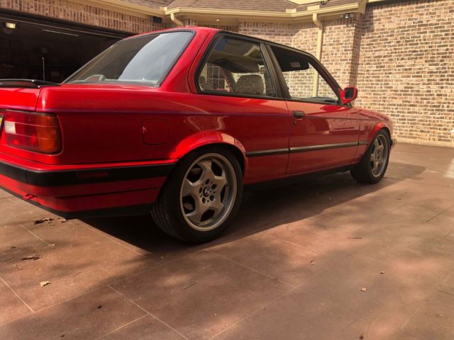 1991 Red BMW 3-Series Coupe