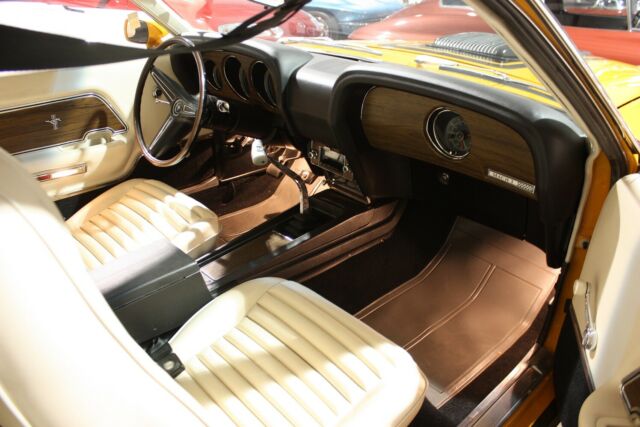 1970 Grabber Orange Ford Mustang