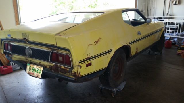 1971 Yellow Ford Mustang Fastback
