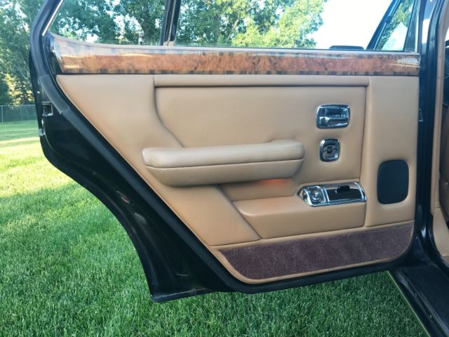 1988 Black Rolls-Royce Silver Spirit/Spur/Dawn Sedan