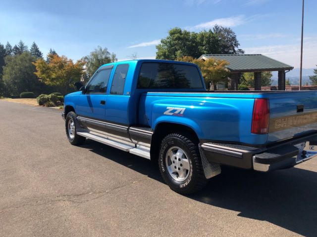 1992 Blue Chevrolet Silverado 1500 Extended Cab Pickup