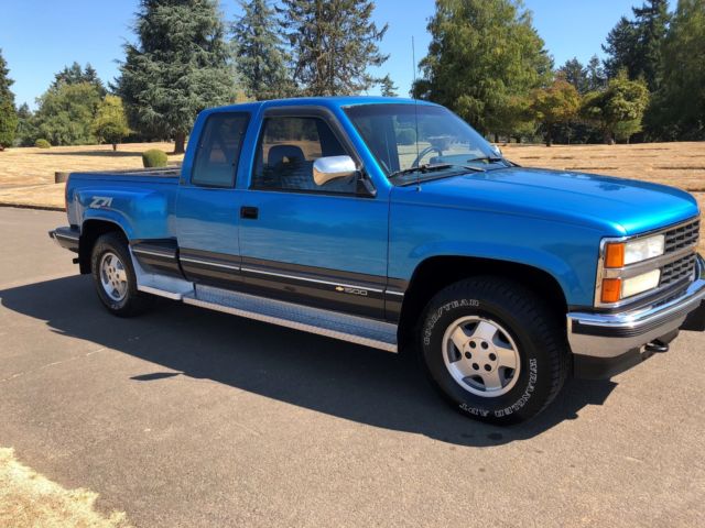 1992 Blue Chevrolet Silverado 1500 Extended Cab Pickup