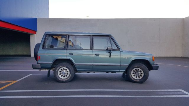 1991 Green Mitsubishi Montero SUV