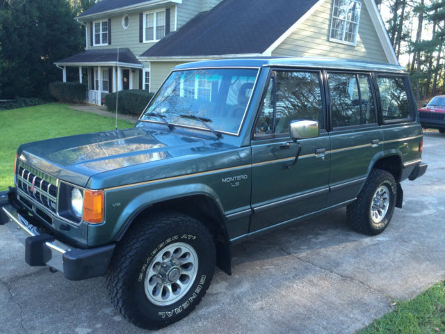 1991 Green Mitsubishi Montero SUV