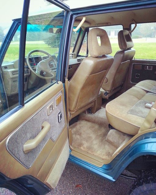 1991 Green Mitsubishi Montero SUV