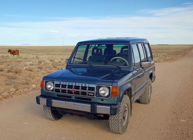 1991 Green Mitsubishi Montero SUV