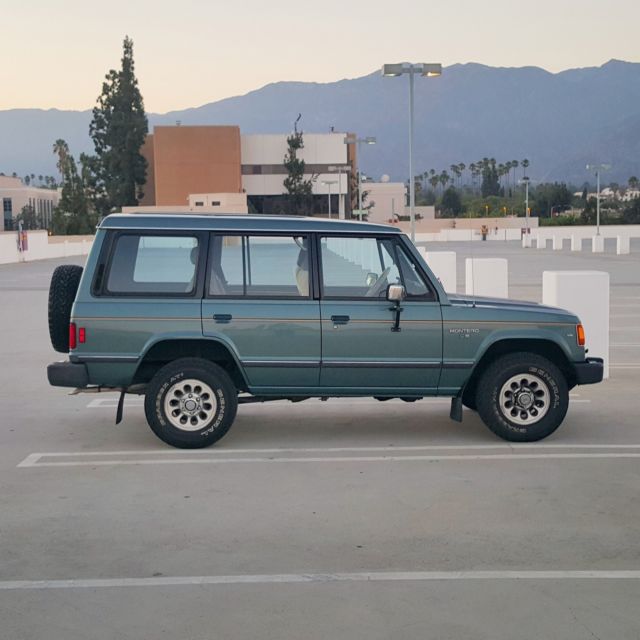 1991 Green Mitsubishi Montero SUV