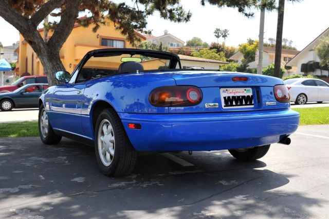 1990 Mariner Blue Mazda MX-5 Miata Convertible