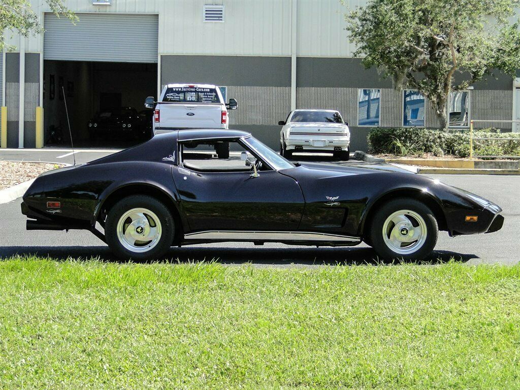 1977 Maroon Chevrolet Corvette 2d : 2 Door Hard TOP