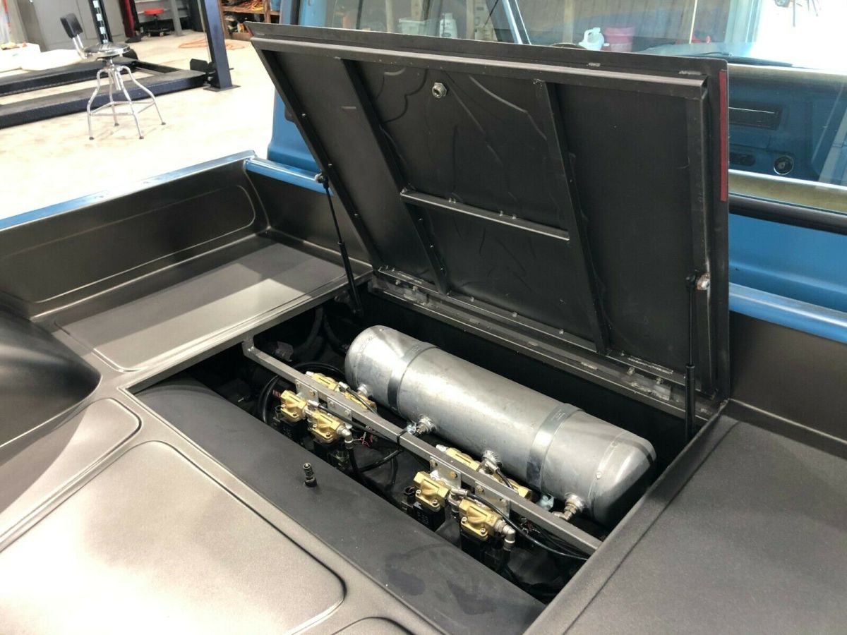 1971 Blue Chevrolet C-10 Standard Cab Pickup