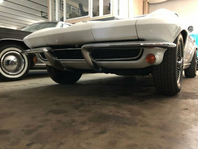 1965 White Chevrolet Corvette Convertible
