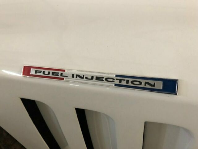 1965 White Chevrolet Corvette Convertible