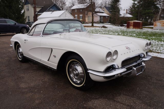 1962 White Chevrolet Corvette Convertible