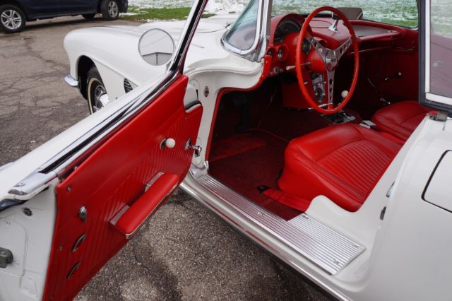 1962 White Chevrolet Corvette Convertible