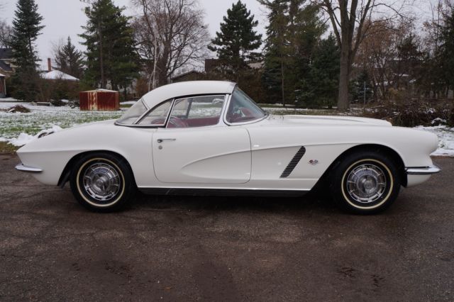 1962 White Chevrolet Corvette Convertible