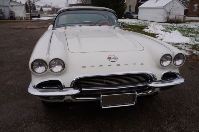 1962 White Chevrolet Corvette Convertible