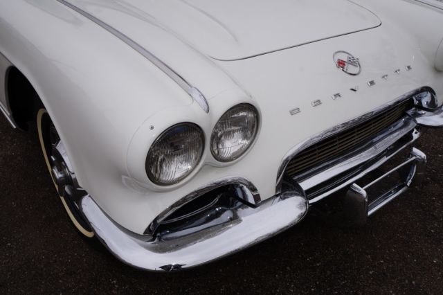 1962 White Chevrolet Corvette Convertible