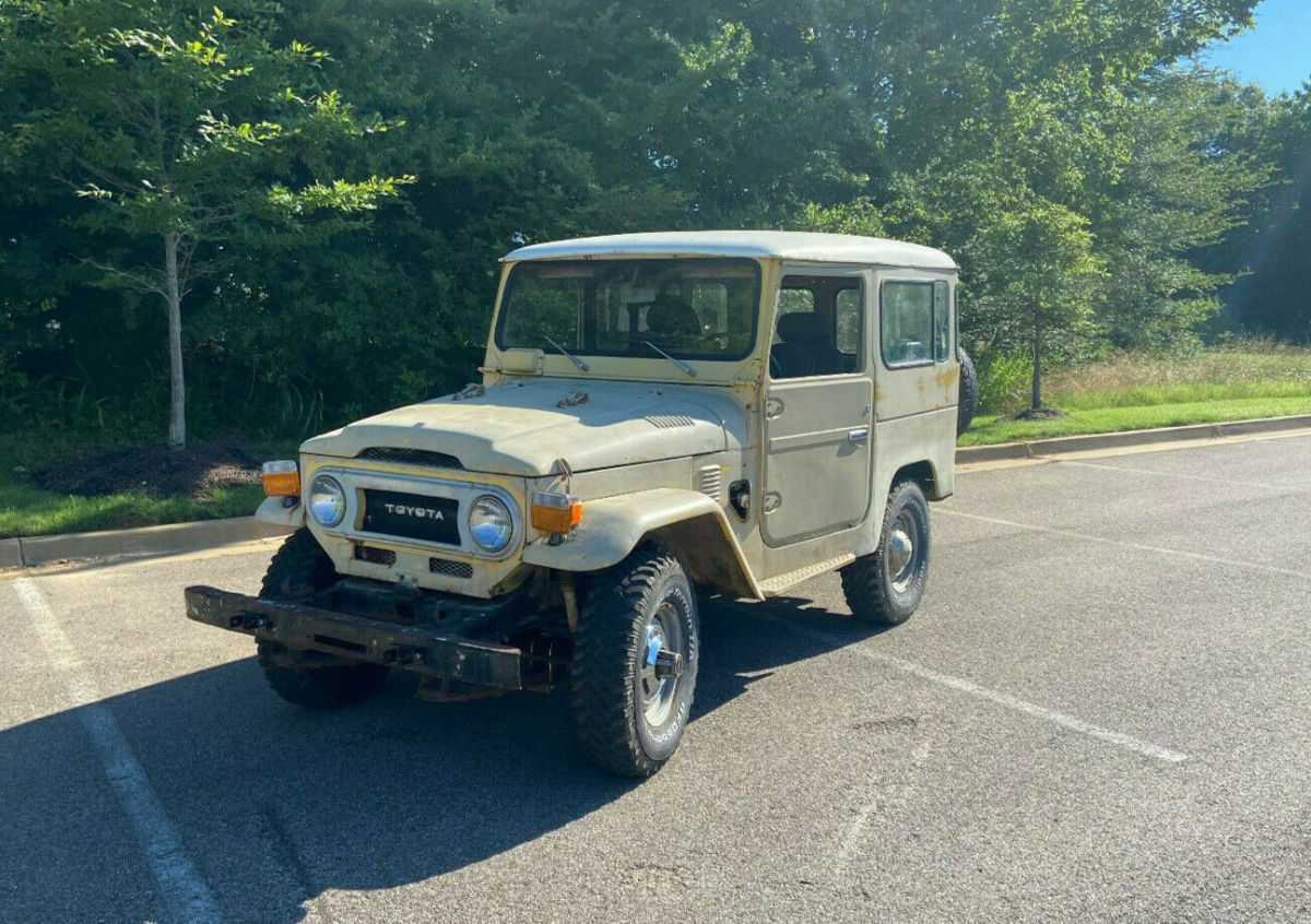 1975 Tan Toyota Land Cruiser SUV