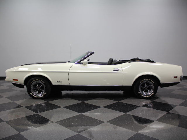 1972 White Ford Mustang Convertible