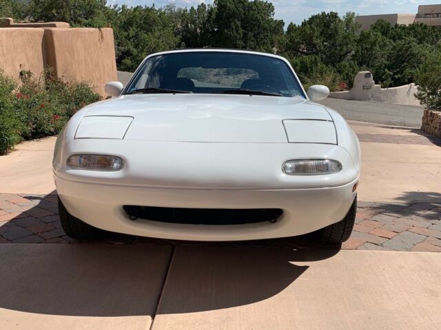 1990 White Mazda MX-5 Miata Convertible