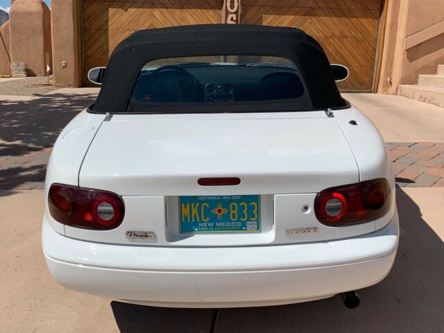 1990 White Mazda MX-5 Miata Convertible