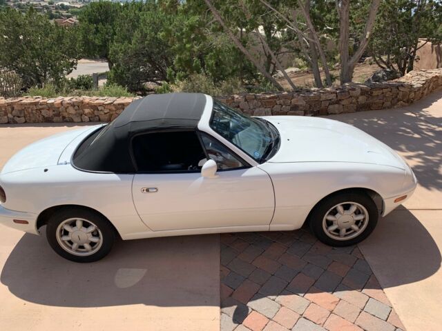 1990 White Mazda MX-5 Miata Convertible