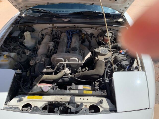 1990 White Mazda MX-5 Miata Convertible