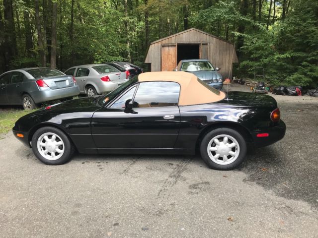 1993 Black Mazda MX-5 Miata Convertible