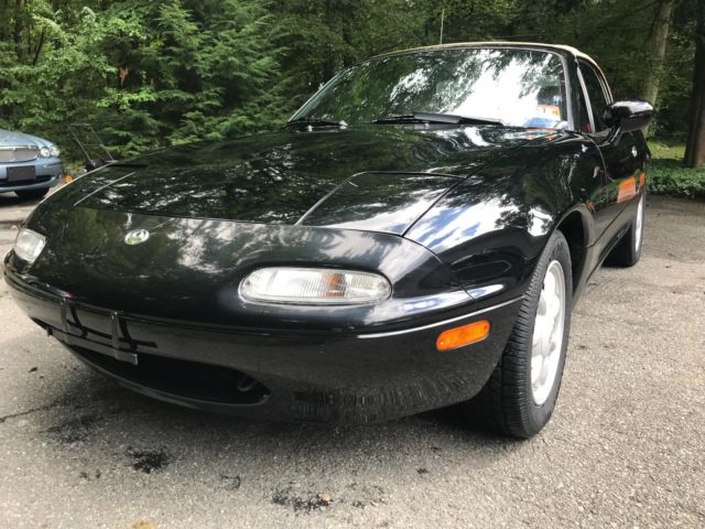 1993 Black Mazda MX-5 Miata Convertible