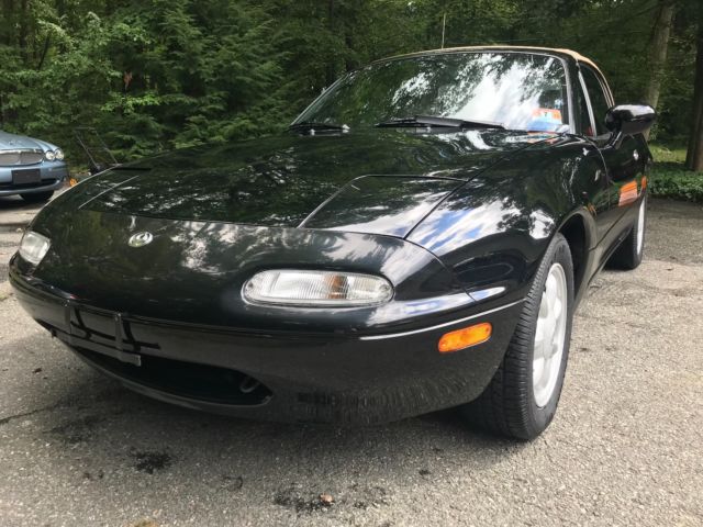 1993 Black Mazda MX-5 Miata Convertible